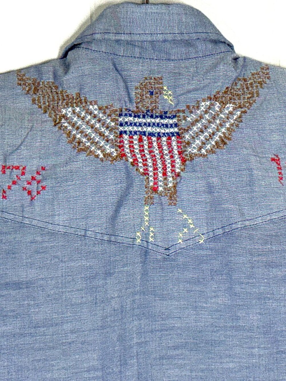 VTG Wrangler Chambray Embroidered Bicentennial Eagle 1776-1996 Button Shirt 36 - Picture 11 of 15